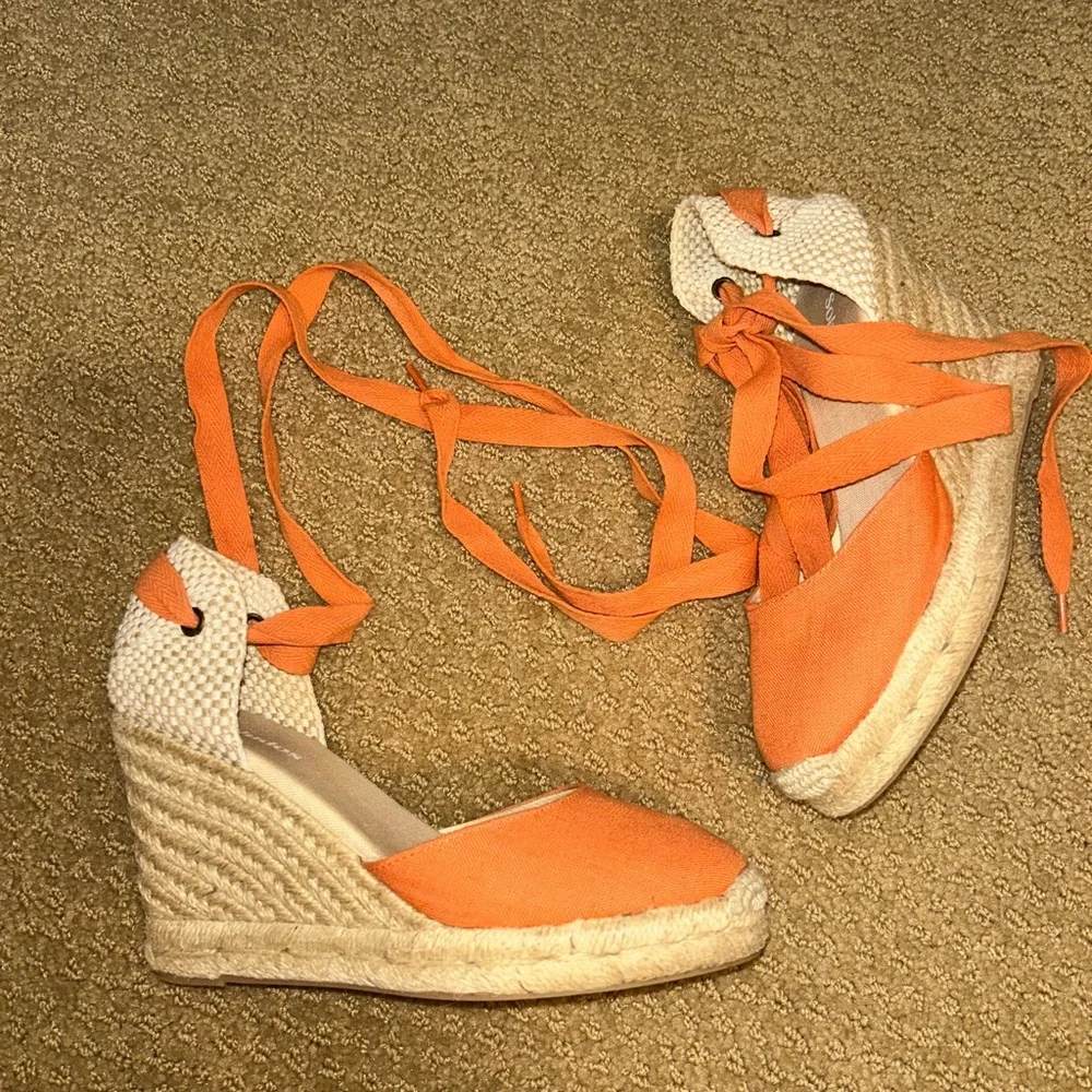 Women’s orange soludos wedges - Picture 2 of 3